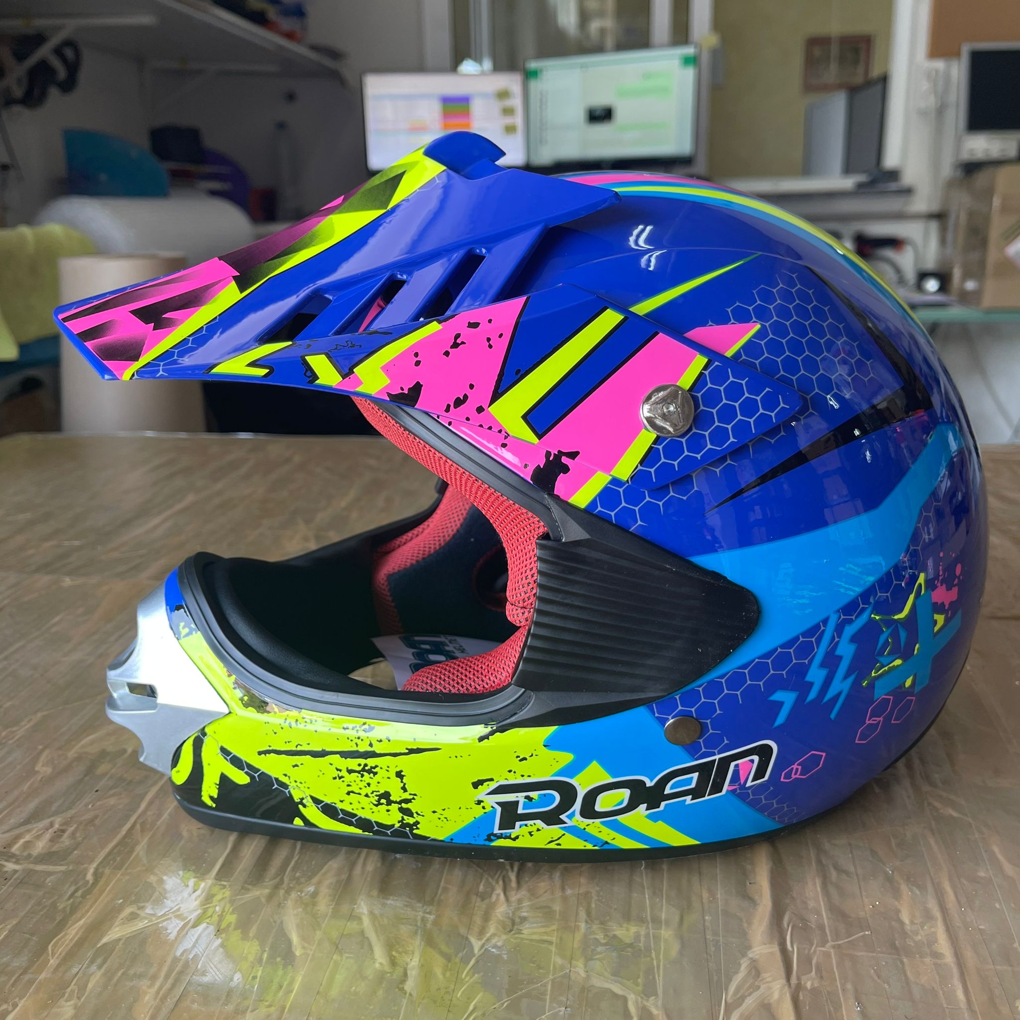 CASCO AZUL INFANTIL DE MINIMOTO, TALLA 51-52cms (3 A 6 AÑOS)  POLO-210_Y52_AZU, Coches eléctricos y motos para niños a batería 12v con  mando RC, quads infantiles, tractores infantiles, camiones para niños,  realizamos