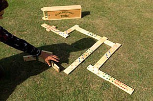 JUEGO DE DOMINO, JUGUETES GIGANTE,DISE�O MADERA ORIGINAL