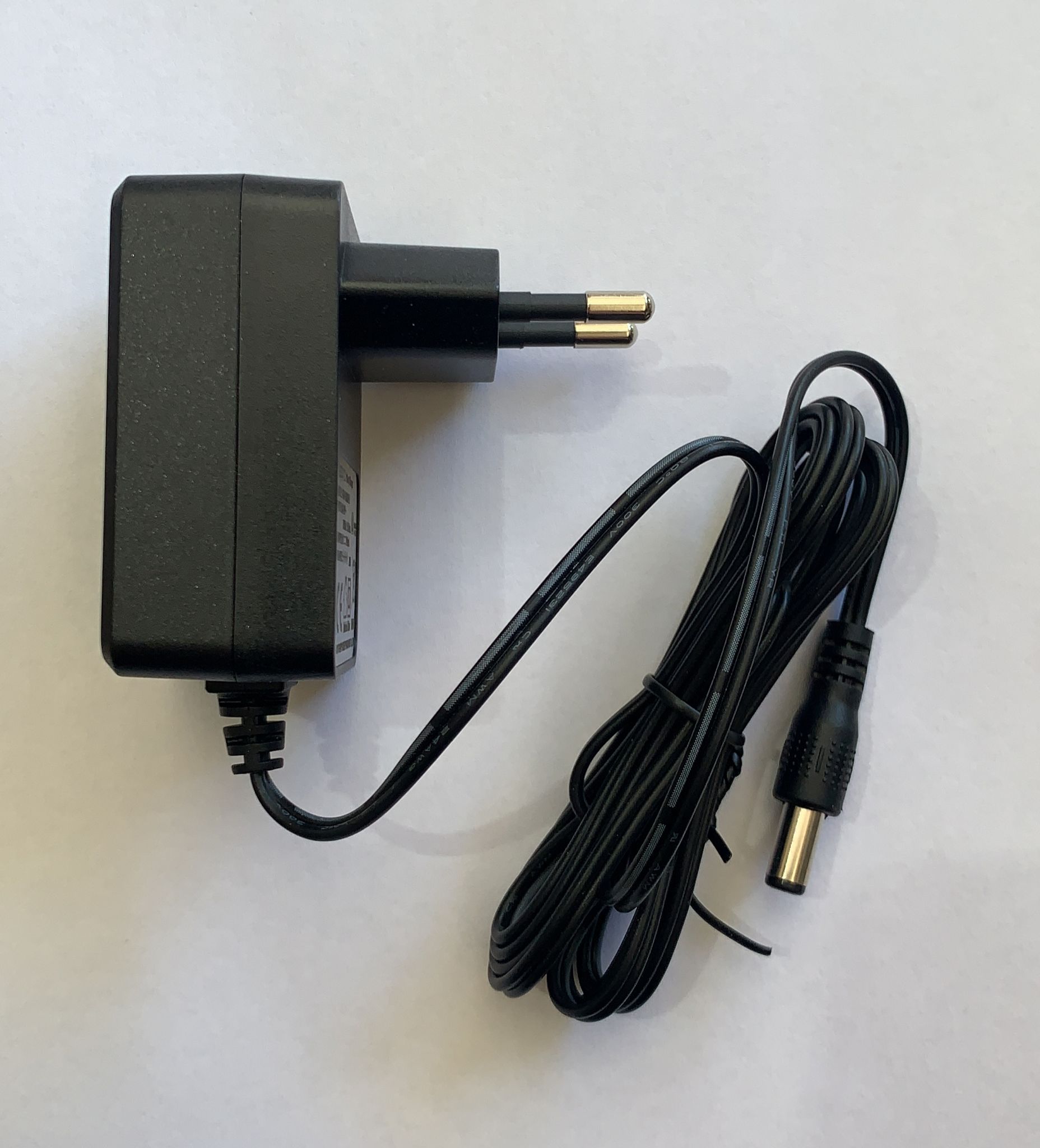 12 V . Cargador para coche el/éctrico infantil de 12 V o 6 V