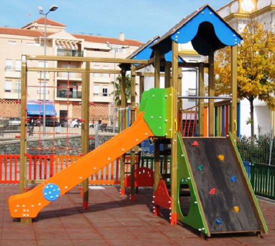 PARQUE INFANTIL DE MADERA USO PUBLICO MODELO JAEN, REF ASL_267, Coches  eléctricos y motos para niños a batería 12v con mando RC, quads infantiles,  tractores infantiles, camiones para niños, realizamos envíos a