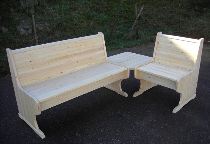 PRECIOS MUEBLES RUSTICOS MACIZOS: RINCONERA RUSTICA DE MADERA MACIZA SIN BARNIZAR, DIMENSIONES 1,5m X 1,5m