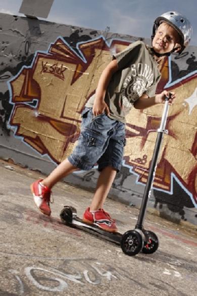 Patinete de tres ruedas para ni�os MAXIMICRO color negro