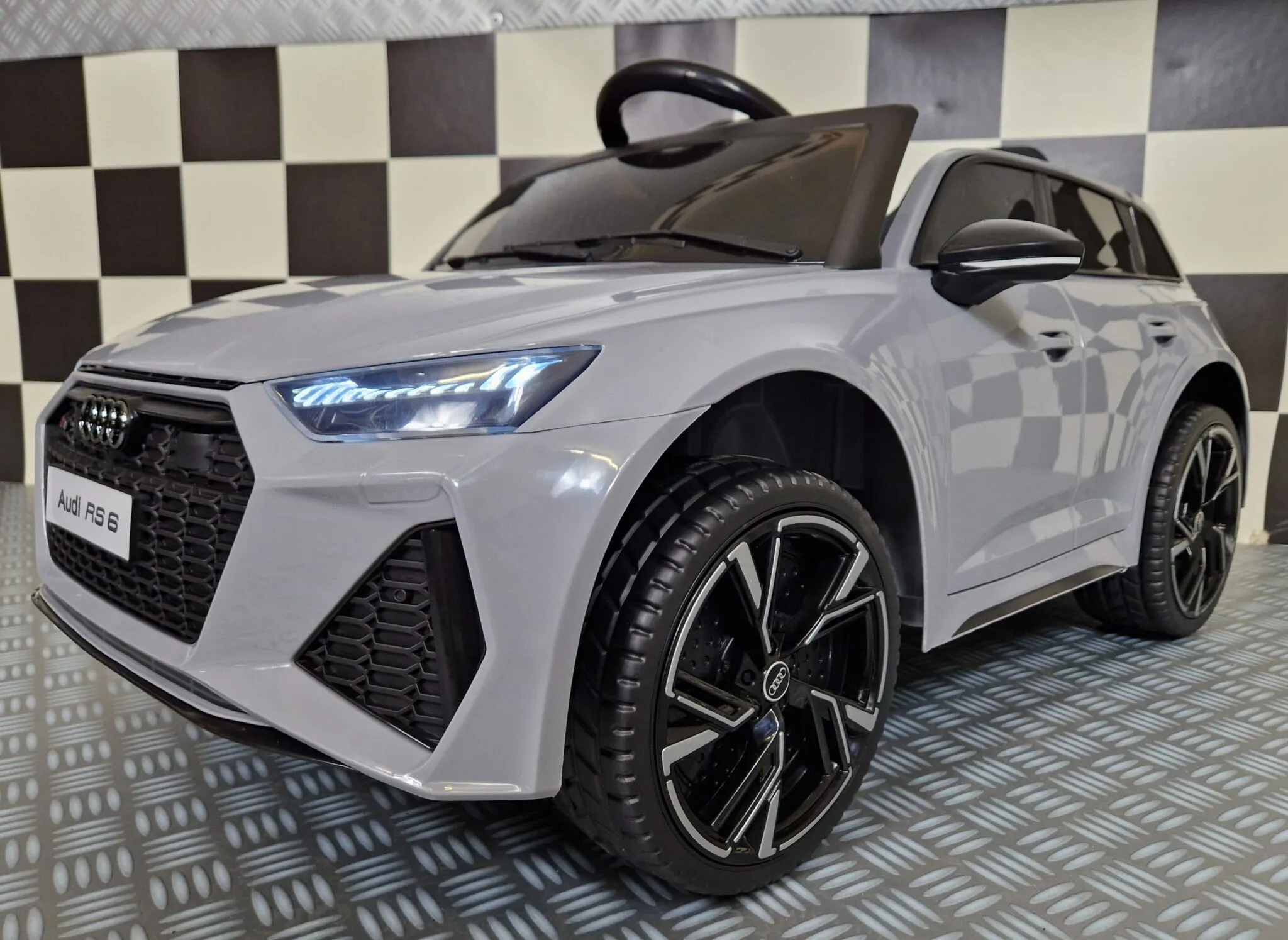 VENTA AUDI RS6 GRIS NARDO, RC, ruedas goma, asiento CON FUNDA- KI4RS6GREY