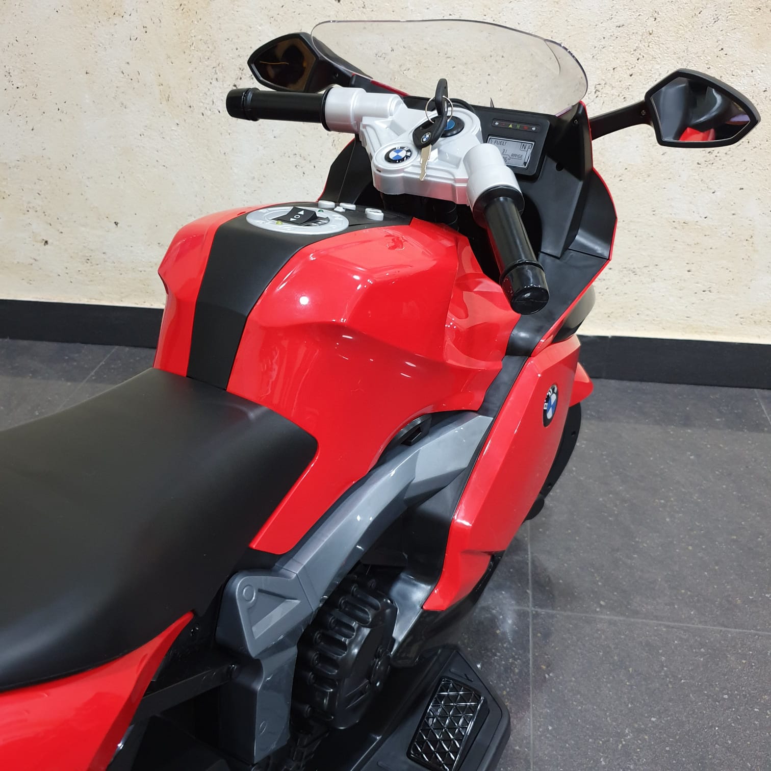 Características moto eléctrica para niños de hasta 7 años BMW k1300 S 12v 