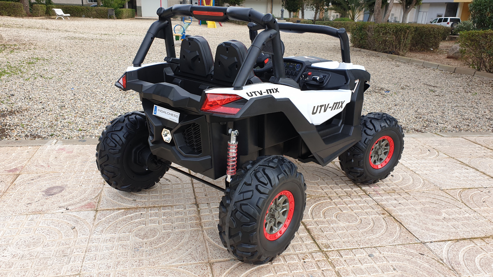 VENTA BUGGY MOTORES Y PLAZAS BLANCO PANTALLA MP4