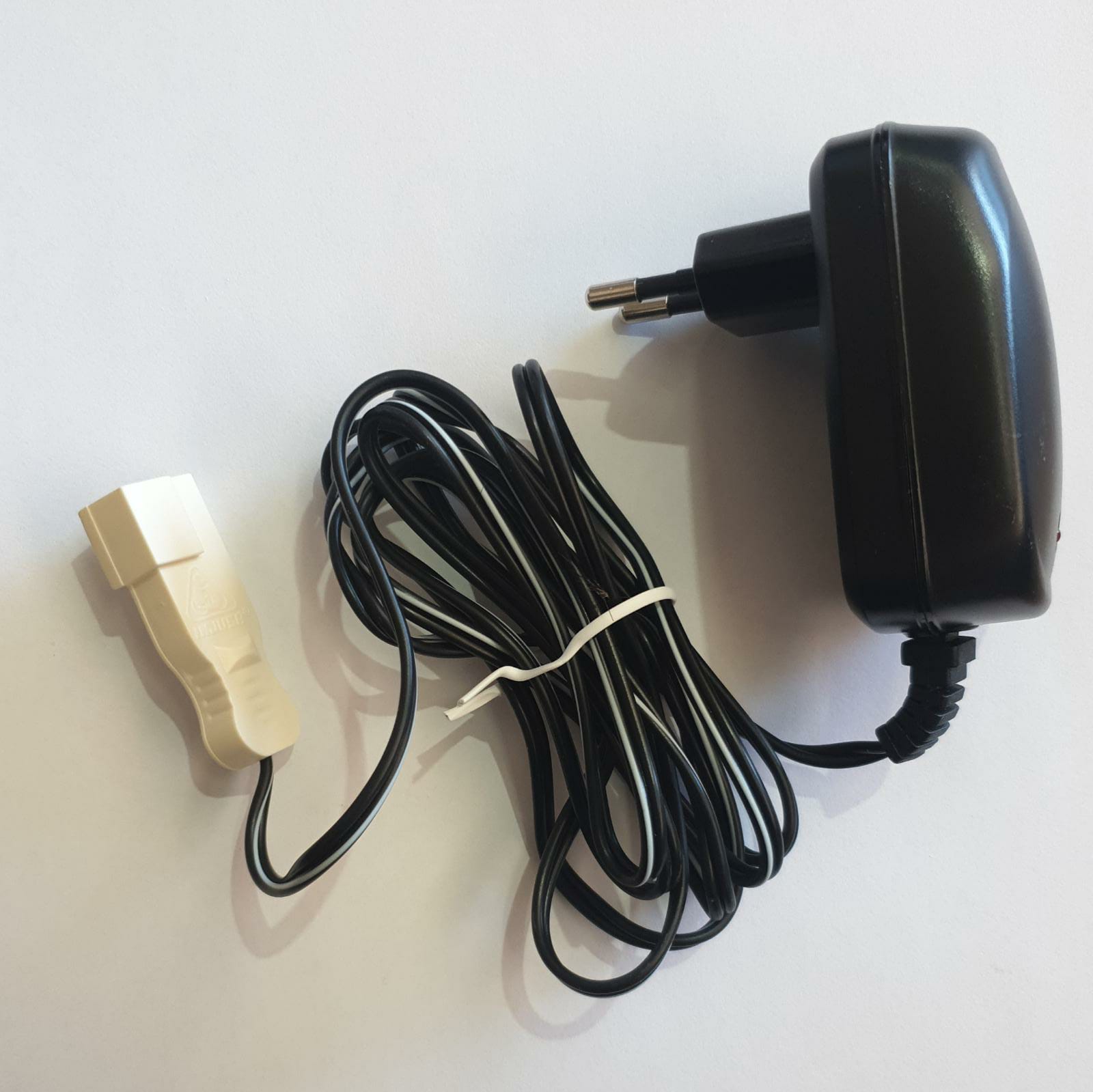 VENTA Cargardor 12V para baterías marca INJUSA de vehículos INJUSA ...
