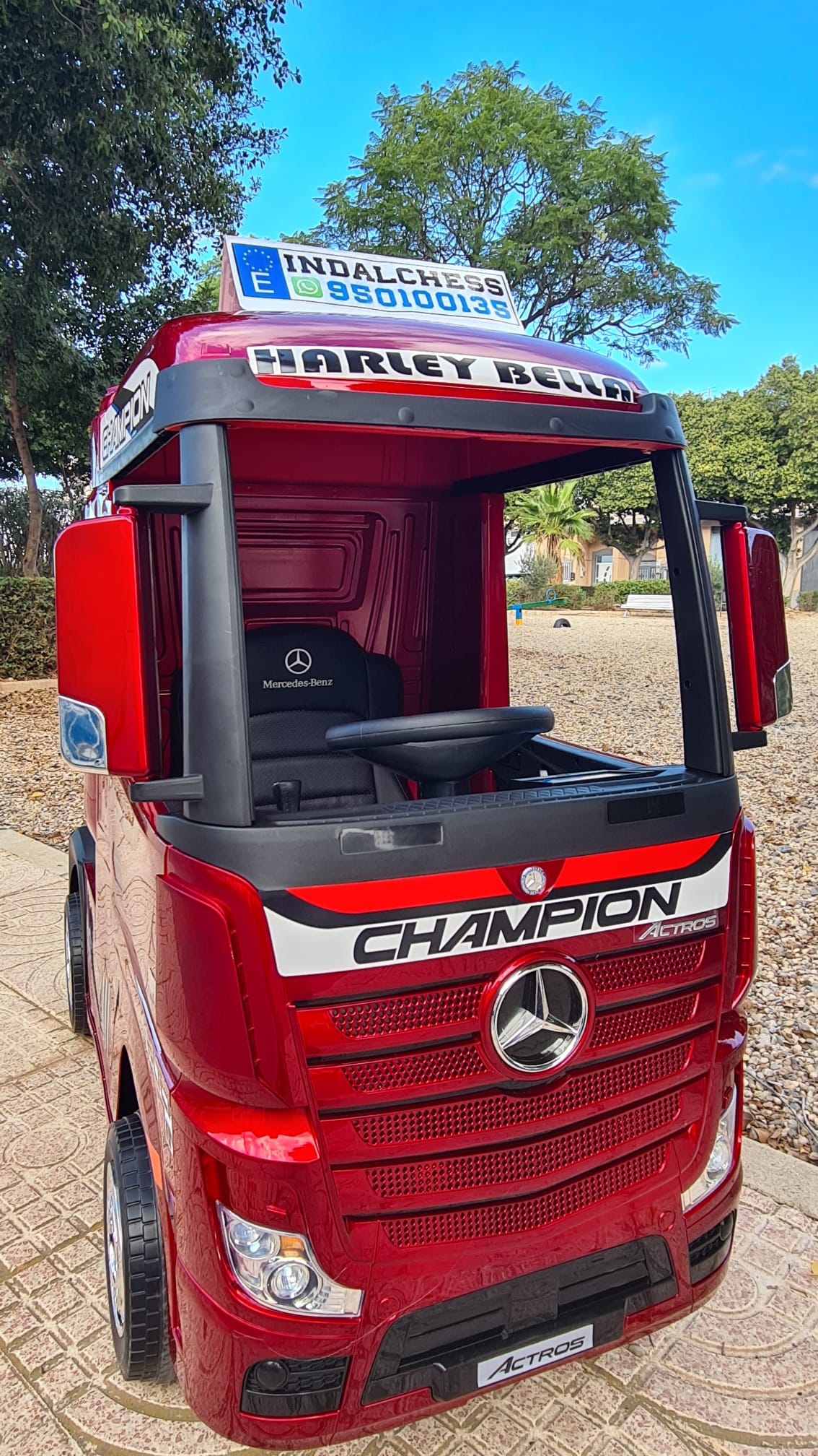 fuego pastel A través de CAMIÓN eléctrico para montar Mercedes Actros 12V, 4 MOTORES, PANTALLA MP4,  pintado en rojo - LE5237, Coches eléctricos y motos para niños a batería  12v con mando RC, quads infantiles, tractores infantiles,
