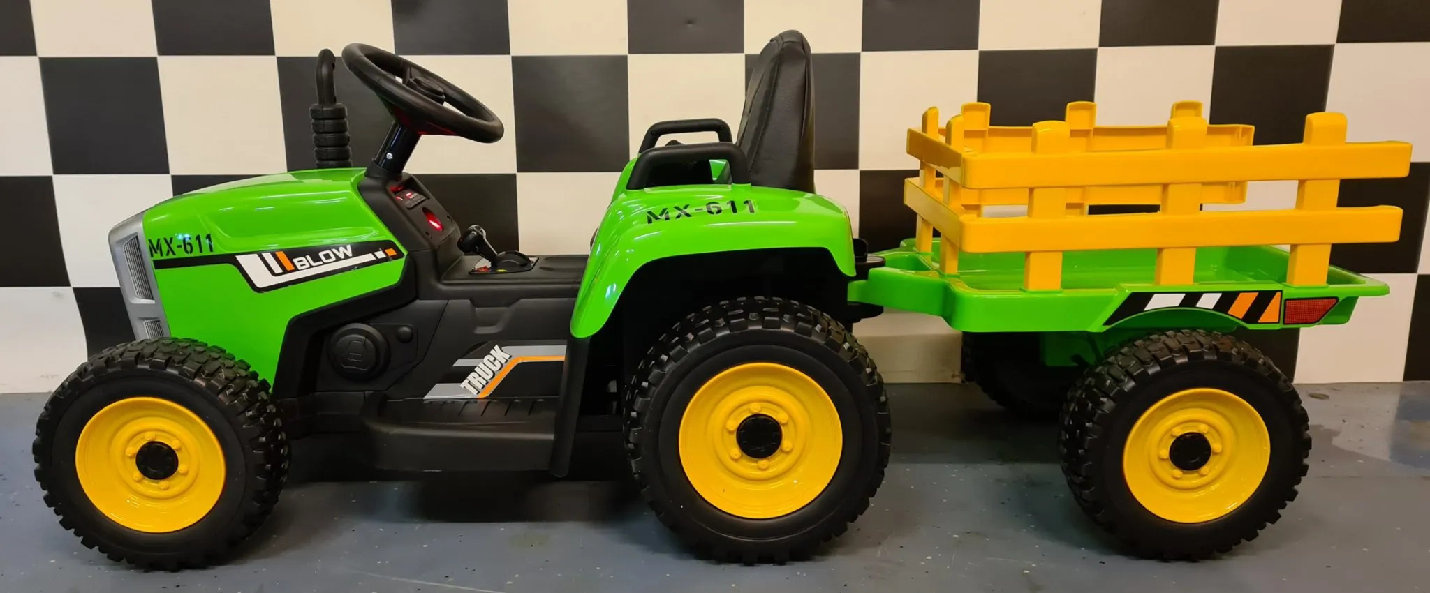 Tractor Eléctrico Infantil Con Remolque XMX611, 12v, Mando RC, Color verde- KI4-XMX611GREEN