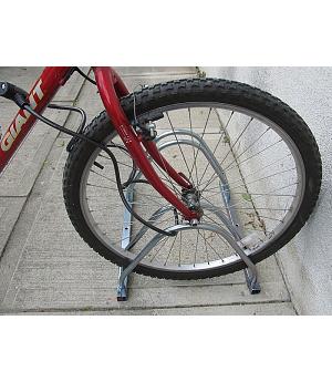 Aparca bicicletas galvanizado de 2 plazas. MODELO Sencillo. 09VLN2022