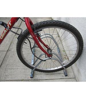 Aparca bicicletas galvanizado de 2 plazas. MODELO Senzillo. 09VLN2022