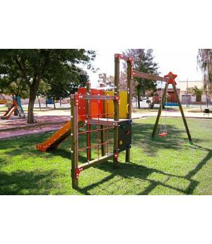 parque infantil con columpios, tobogán, escaleras de escalada y