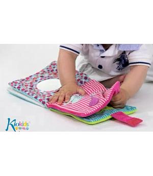 Kiokids 1155, Librito textil con asa. Juguete primera infancia