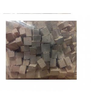Pack 150 gramos piedra cuadrada blanca miniatura para maquetas. CUIT 2972